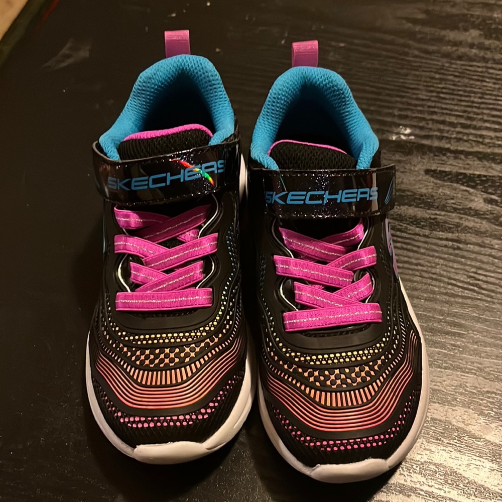 Brand new girls Skechers